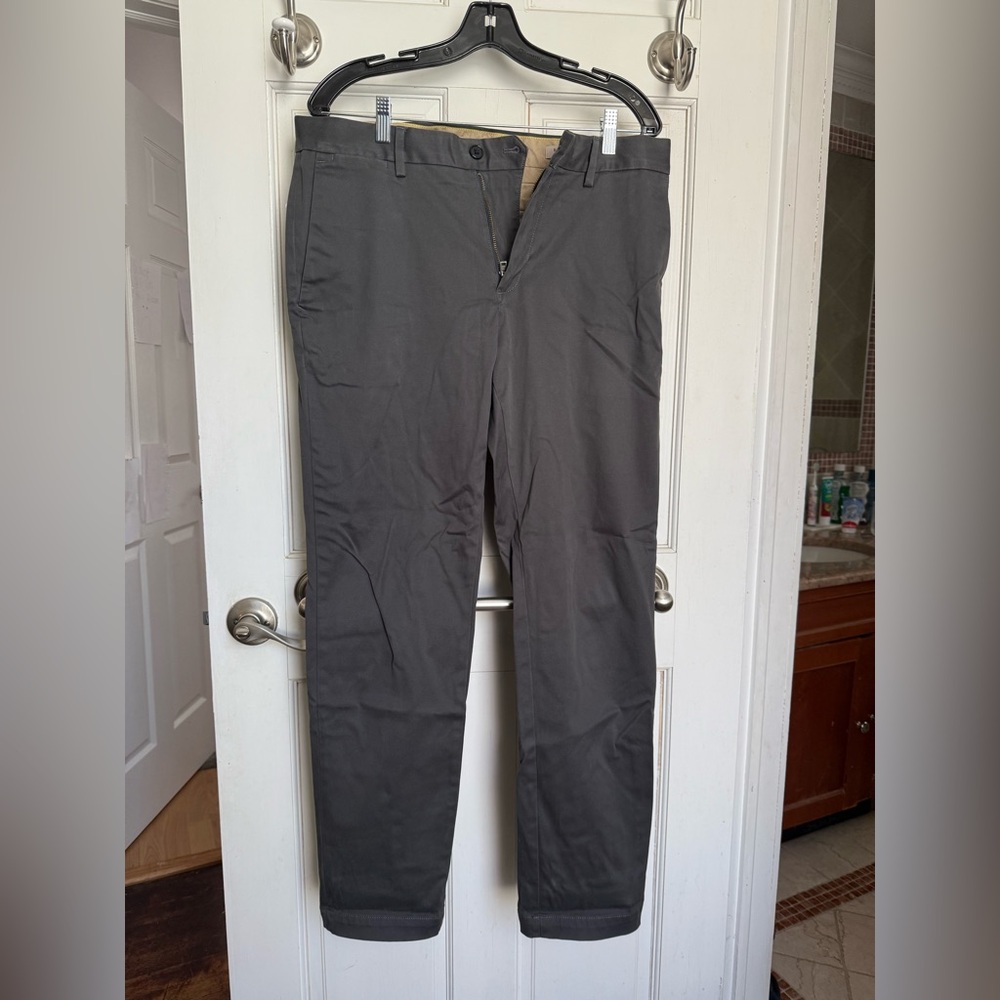 Banana Republic Rapid Movement Chino 33x32 slim dark grey